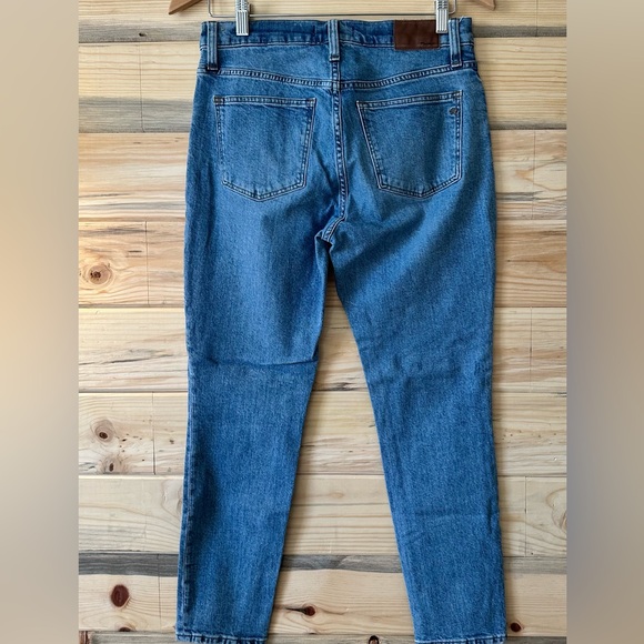 Madewell High Rise Light Blue Jeans - Picture 4 of 9